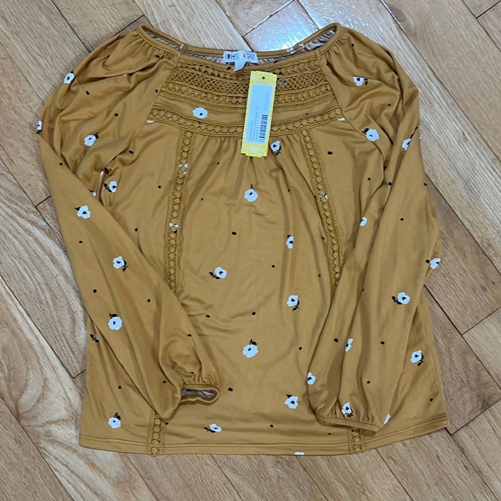 BRAND NEW! Girls Crochet Detail Top - Large